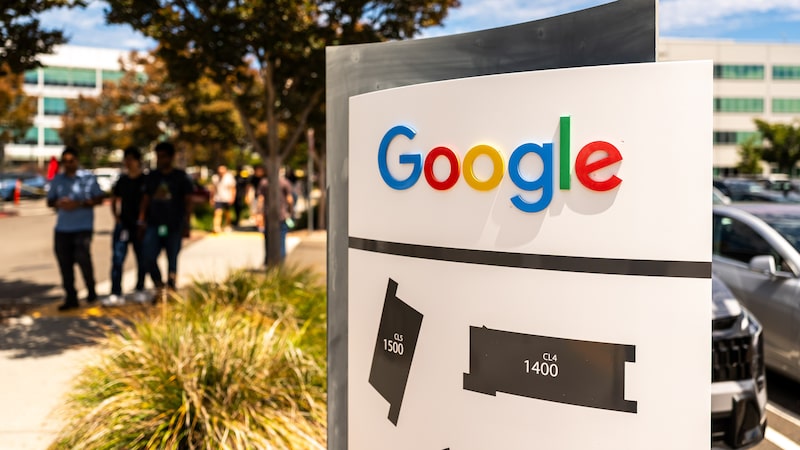Berkshire mueve sus inversiones: compra más Alphabet y sale de Constellation Brands Berkshire mueve sus inversiones: compra más Alphabet y sale de Constellation Brands