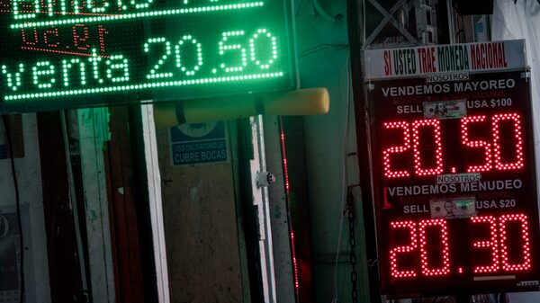 El peso mexicano recupera terreno por temores sobre el crecimiento en EE.UU. El peso mexicano recupera terreno por temores sobre el crecimiento en EE.UU.