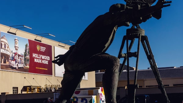 Netflix comprará Warner Bros. en un acuerdo histórico de US$72.000 millones Netflix comprará Warner Bros. en un acuerdo histórico de US$72.000 millones