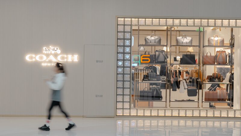 De Coach a Michael Kors: luxo ‘acessível’ ganha força e impulsiona as vendas do setor De Coach a Michael Kors: luxo ‘acessível’ ganha força e impulsiona as vendas do setor