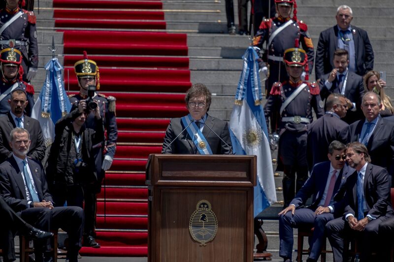 Javier Milei fala durante cerimônia de inauguração em Buenos Aires, Argentina, em 10 de dezembro Javier Milei fala durante cerimônia de inauguração em Buenos Aires, Argentina, em 10 de dezembro