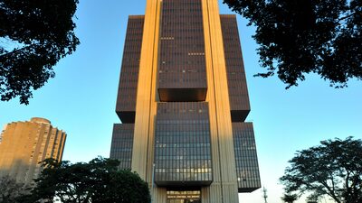 BC eleva Selic para 12,75%, o décimo aumento consecutivo BC eleva Selic para 12,75%, o décimo aumento consecutivo