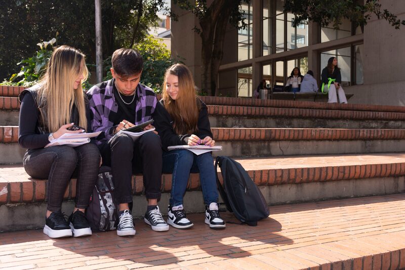 Estudiantes colombianos Estudiantes colombianos