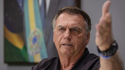 Bolsonaro insiste en regresar al estilo Trump y bloquea la búsqueda de su sucesor en Brasil Bolsonaro insiste en regresar al estilo Trump y bloquea la búsqueda de su sucesor en Brasil