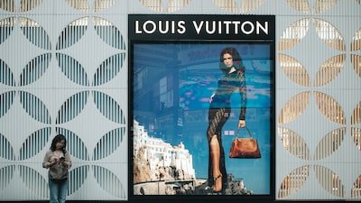 Acciones de LVMH sufren el peor comienzo de año en su historia ante el desplome del lujo Acciones de LVMH sufren el peor comienzo de año en su historia ante el desplome del lujo