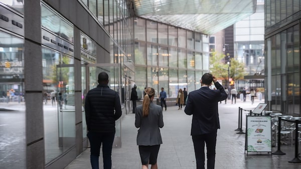 Las empresas de Estados Unidos reducen la contratación de trabajadores extranjeros Las empresas de Estados Unidos reducen la contratación de trabajadores extranjeros