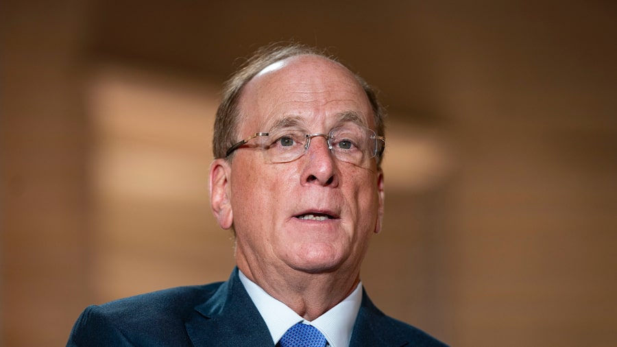 Larry Fink ganó US$37,7 millones en 2025 tras expansión de BlackRock en mercados privados Larry Fink ganó US$37,7 millones en 2025 tras expansión de BlackRock en mercados privados