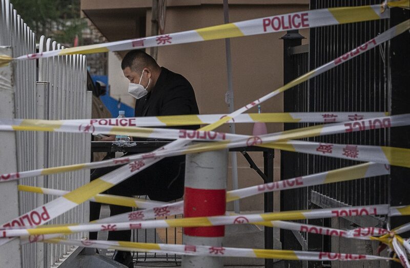 Cidade suspendeu reabertura de escolas e fechou bares, cinemas, academias e outros estabelecimentos que geram aglomeração Cidade suspendeu reabertura de escolas e fechou bares, cinemas, academias e outros estabelecimentos que geram aglomeração