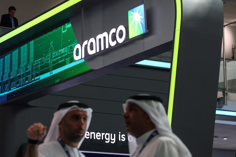 Saudi Aramco, el mayor exportador de petróleo del mundo, inicia venta de bonos en dólares Saudi Aramco, el mayor exportador de petróleo del mundo, inicia venta de bonos en dólares