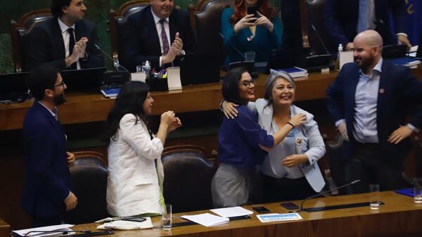 Congreso chileno aprueba reducción de jornada laboral a 40 horas semanales Congreso chileno aprueba reducción de jornada laboral a 40 horas semanales