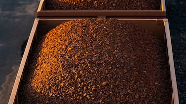 Ibovespa sobe e dólar recua após payroll abaixo do esperado; Glencore avança 10% Ibovespa sobe e dólar recua após payroll abaixo do esperado; Glencore avança 10%