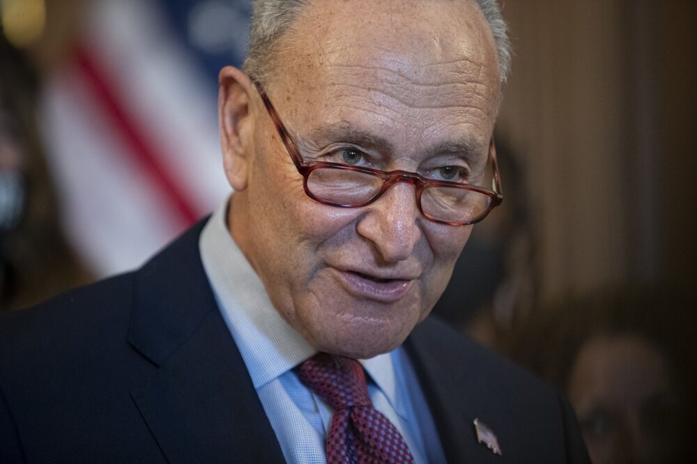 Chuck Schumer, anunció que si es necesario el Congreso trabajará durante el fin de semana para aprobar la Ley. Chuck Schumer, anunció que si es necesario el Congreso trabajará durante el fin de semana para aprobar la Ley.