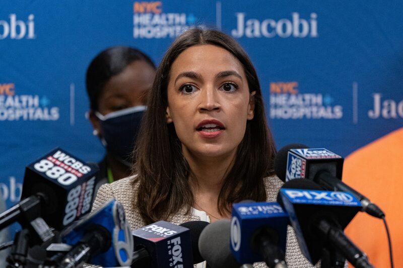 La representante a la Cámara de EE.UU. firmó una carta dirigida a Janet Yellen, solicitando que la secretaria del Tesoro apoye una revisión de la política de sobretasas del FMI. La representante a la Cámara de EE.UU. firmó una carta dirigida a Janet Yellen, solicitando que la secretaria del Tesoro apoye una revisión de la política de sobretasas del FMI.