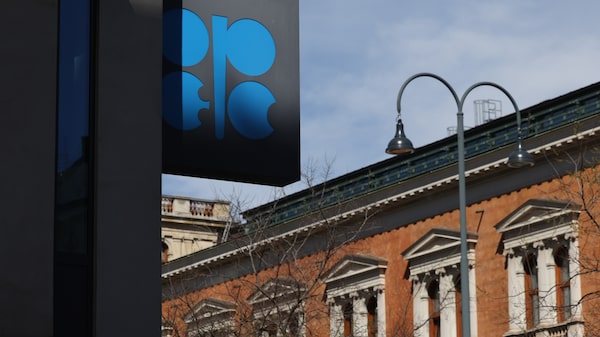 OPEP+ acuerda otro aumento simbólico de cuotas de producción de petróleo para julio OPEP+ acuerda otro aumento simbólico de cuotas de producción de petróleo para julio