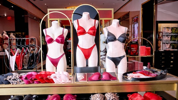 Victoria’s Secret projeta receita acima do esperado; ações avançam 11% no ano Victoria’s Secret projeta receita acima do esperado; ações avançam 11% no ano
