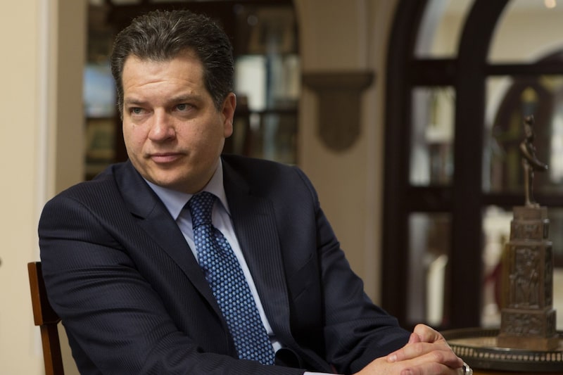 Miguel Alemán Magnani, de 55 años, junto con su padre, Manuel Alemán Velasco, fungía como dueño de Interjet, hasta que el año pasado la compañía fue adquirida por el mexicano, Alejandro del Valle. Miguel Alemán Magnani, de 55 años, junto con su padre, Manuel Alemán Velasco, fungía como dueño de Interjet, hasta que el año pasado la compañía fue adquirida por el mexicano, Alejandro del Valle.