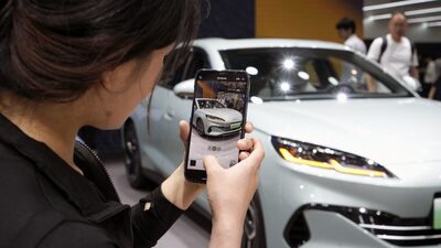 Concesionarios chinos piden ayuda ante crisis por guerra de precios y auge de los eléctricos Concesionarios chinos piden ayuda ante crisis por guerra de precios y auge de los eléctricos