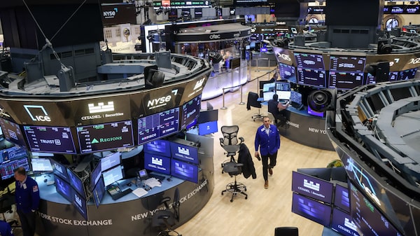 Optimistas de Wall Street mantienen meta del S&P 500 en 2026 pese a guerra con Irán Optimistas de Wall Street mantienen meta del S&P 500 en 2026 pese a guerra con Irán