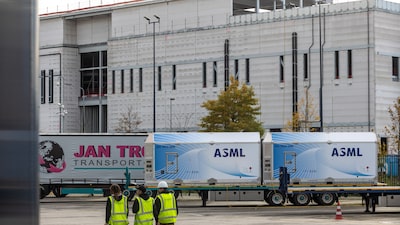 ASML planea subir el precio de sus máquinas y enfrentaría resistencia de TSMC, según informe ASML planea subir el precio de sus máquinas y enfrentaría resistencia de TSMC, según informe