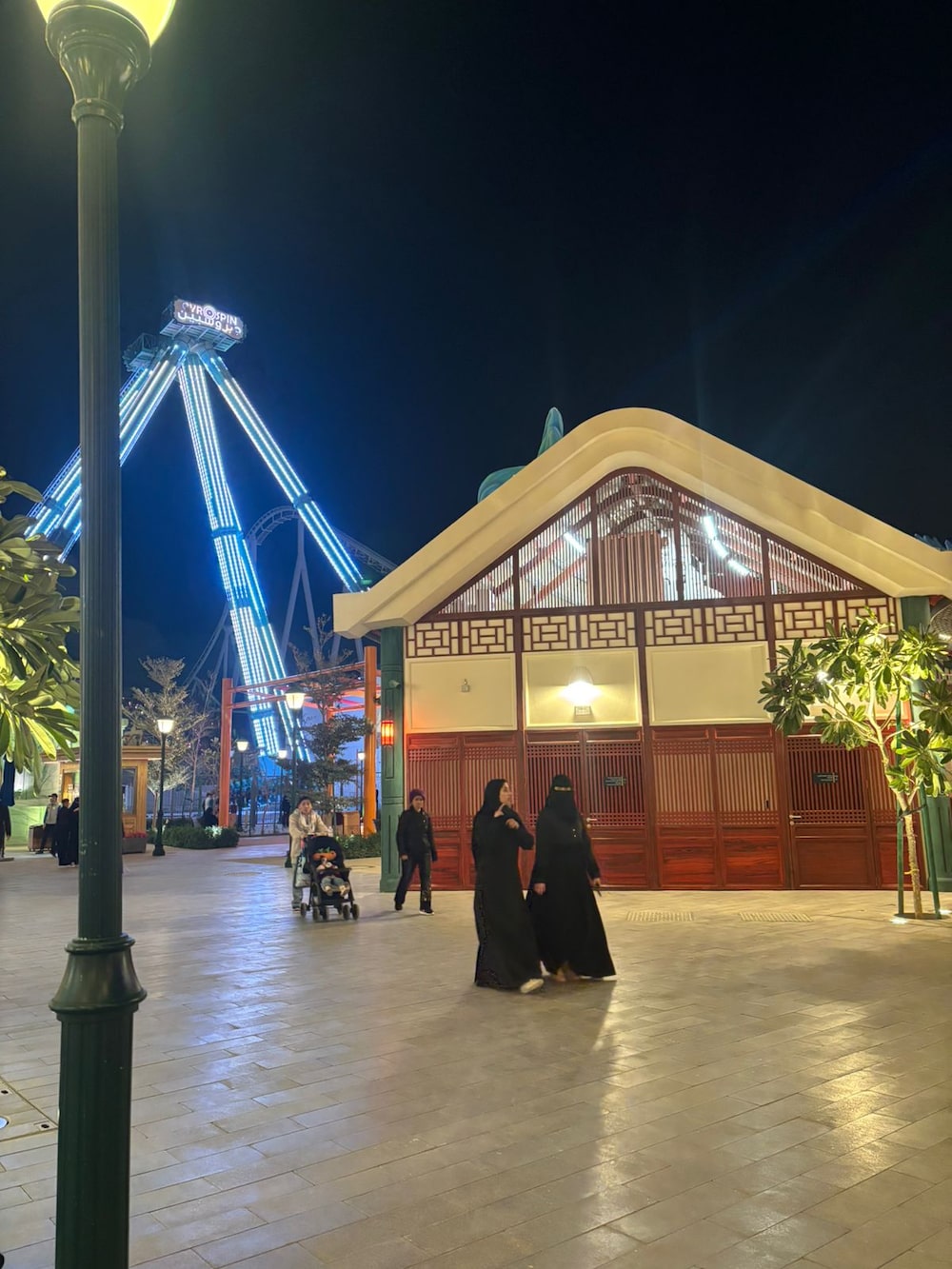 Mulheres sauditas no Six Flags Qiddiya City, localizado a 40 minutos de Riad, na Arábia Saudita, em janeiro deste ano Mulheres sauditas no Six Flags Qiddiya City, localizado a 40 minutos de Riad, na Arábia Saudita, em janeiro deste ano