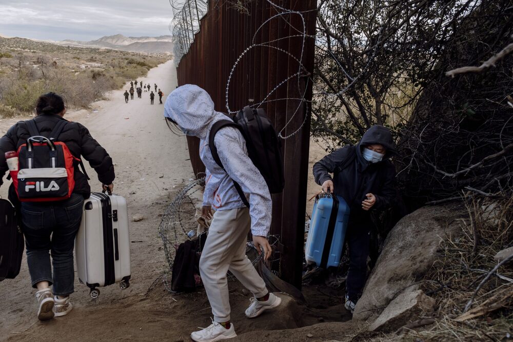 Biden se enfrenta a la culpa por la crisis fronteriza, según un sondeo de votantes en estados indecisos Biden se enfrenta a la culpa por la crisis fronteriza, según un sondeo de votantes en estados indecisos