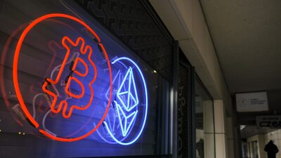 Bitcoin sofre maior tombo desde 2022 com aversão global ao risco Bitcoin sofre maior tombo desde 2022 com aversão global ao risco