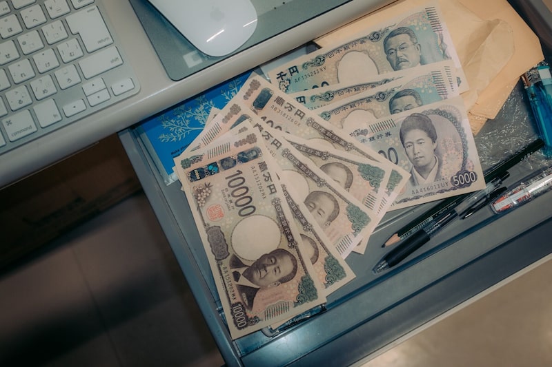 Billetes de yen. Fotógrafo: Kentaro Takahashi/Bloomberg Billetes de yen. Fotógrafo: Kentaro Takahashi/Bloomberg