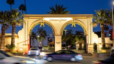 Paramount supera estimaciones de ganancias en medio de guerra de ofertas por Warner Bros. Paramount supera estimaciones de ganancias en medio de guerra de ofertas por Warner Bros.