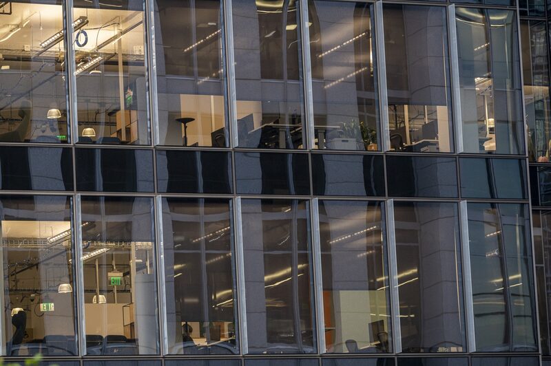 Se prevé que la tasa de desocupación de oficinas comerciales enlos Estados Unidos alcance un máximo del 24% para el año 2026, como conscuencia del trabajdo remoto. Se prevé que la tasa de desocupación de oficinas comerciales enlos Estados Unidos alcance un máximo del 24% para el año 2026, como conscuencia del trabajdo remoto.