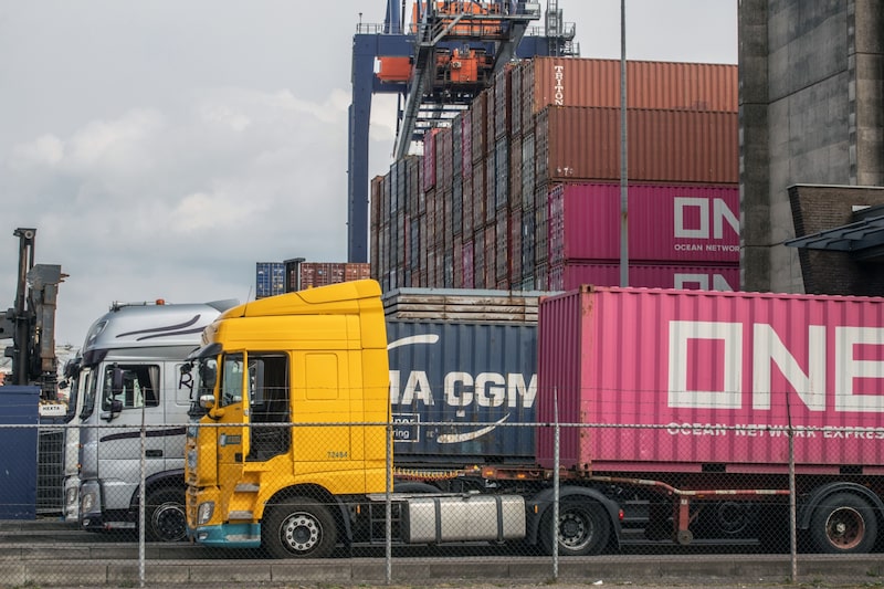 Importaciones cada vez más limitadas. Importaciones cada vez más limitadas.