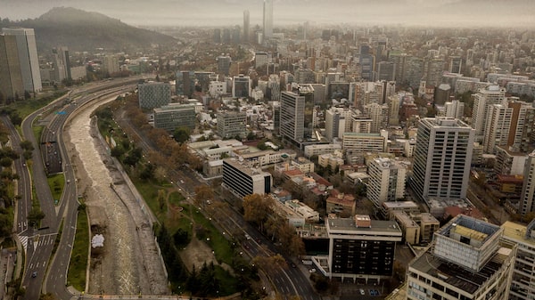 Ampliación del techo de deuda de Chile tendrá un costo reputacional, dice líder del Congreso Ampliación del techo de deuda de Chile tendrá un costo reputacional, dice líder del Congreso