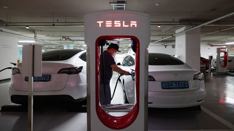 Tesla bate recorde de vendas, mas resultado fica abaixo da meta da empresa Tesla bate recorde de vendas, mas resultado fica abaixo da meta da empresa