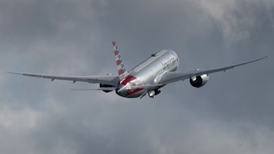 Operación de EE.UU. en Venezuela paraliza vuelos y altera viajes en el Caribe Operación de EE.UU. en Venezuela paraliza vuelos y altera viajes en el Caribe