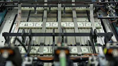 El dólar cae a su nivel más bajo en casi una semana tras decisión de la Fed de mantener las tasas El dólar cae a su nivel más bajo en casi una semana tras decisión de la Fed de mantener las tasas