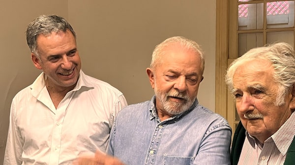 Mujica sobre Lula: “Enfrentó el aparato del Estado” y “ha hecho un milagro” Mujica sobre Lula: “Enfrentó el aparato del Estado” y “ha hecho un milagro”