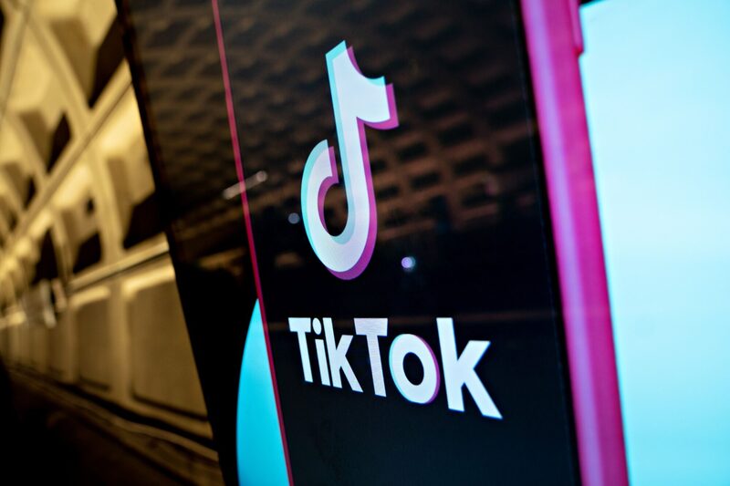 Un anuncio de TikTok en una estación de metro de Washington, DC, EE.UU., el jueves. Un anuncio de TikTok en una estación de metro de Washington, DC, EE.UU., el jueves.