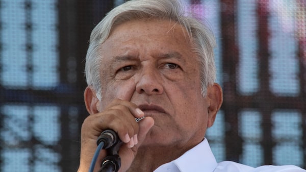 Con AMLO, la democracia en México se desmorona desde dentro Con AMLO, la democracia en México se desmorona desde dentro