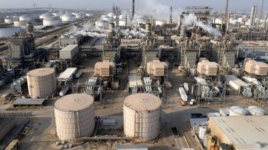 El petróleo sube mientras operadores evalúan riesgos en Irán y perspectivas sobre Venezuela El petróleo sube mientras operadores evalúan riesgos en Irán y perspectivas sobre Venezuela