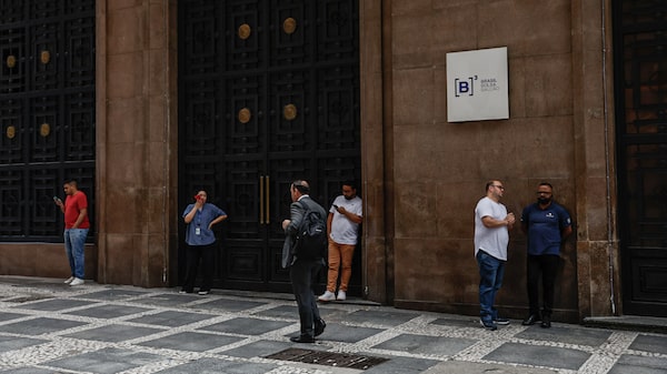 Fluxo estrangeiro impulsiona ações latino-americanas à máxima em 11 anos Fluxo estrangeiro impulsiona ações latino-americanas à máxima em 11 anos