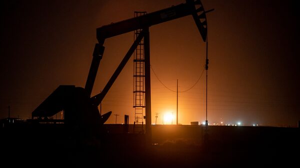 Petróleo se dispara mientras el ataque de Hamás a Israel aviva las tensiones Petróleo se dispara mientras el ataque de Hamás a Israel aviva las tensiones