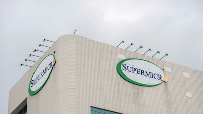 Super Micro sube 12% tras proyectar ventas trimestrales de hasta US$19.500 millones Super Micro sube 12% tras proyectar ventas trimestrales de hasta US$19.500 millones
