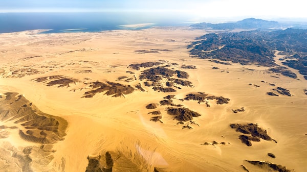 Egipto planea primer reconocimiento aéreo en 40 años para cartografiar riquezas minerales Egipto planea primer reconocimiento aéreo en 40 años para cartografiar riquezas minerales