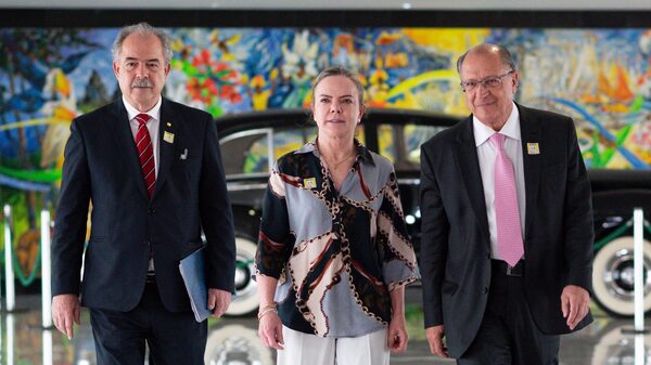 Liberal, Left-Leaning Economists Appointed to Lula’s Transition Team Liberal, Left-Leaning Economists Appointed to Lula’s Transition Team