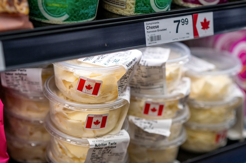 Donald Trump planea prohibir importaciones de lácteos y bebidas alcohólicas de Canadá Donald Trump planea prohibir importaciones de lácteos y bebidas alcohólicas de Canadá