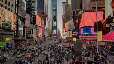 Gastos de brasileiros com viagens internacionais crescem quase 28% em março, aponta BC Gastos de brasileiros com viagens internacionais crescem quase 28% em março, aponta BC