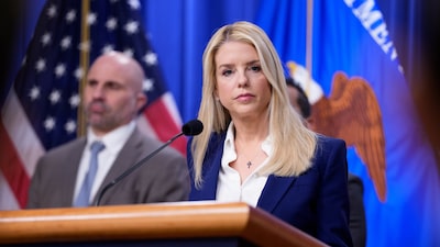 Pam Bondi solicita a tribunal revivir acusaciones contra Comey y la fiscal de Nueva York Pam Bondi solicita a tribunal revivir acusaciones contra Comey y la fiscal de Nueva York