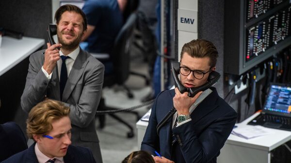 Bajan los dólares paralelos en Argentina, pero los bonos siguen en el subsuelo Bajan los dólares paralelos en Argentina, pero los bonos siguen en el subsuelo