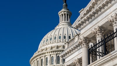 Republicanos en la Cámara desafían a Trump y votan a favor de detener la guerra contra Irán Republicanos en la Cámara desafían a Trump y votan a favor de detener la guerra contra Irán