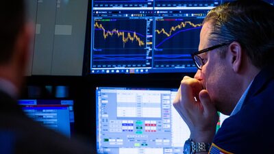 Petrobras tem dia volátil e Ibovespa sobe com investidor avaliando saída de CEO Petrobras tem dia volátil e Ibovespa sobe com investidor avaliando saída de CEO