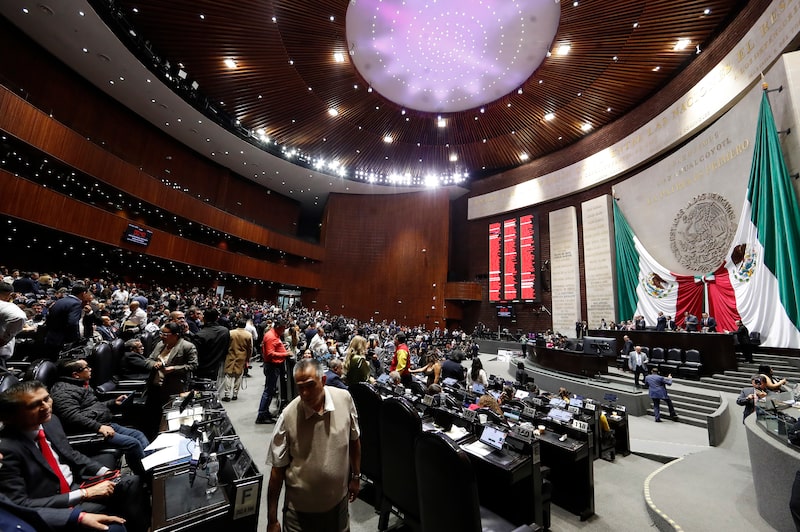 Pleno de la Cámara de Diputados durante la discusión de la Ley de Derechos 2027, el martes 13 de octubre de 2026, Ciudad de México. Pleno de la Cámara de Diputados durante la discusión de la Ley de Derechos 2027, el martes 13 de octubre de 2026, Ciudad de México.